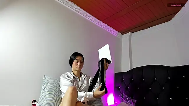 MollyCraft online show from April 25, 2026, 3:09 pm