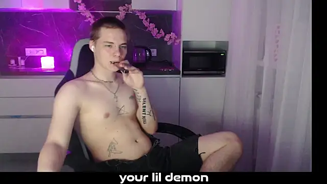 Snapshot of yourlildemon chatting on March 1, 2026, 3:56 pm yourlildemon online show from March 1, 2026, 3:56 pm