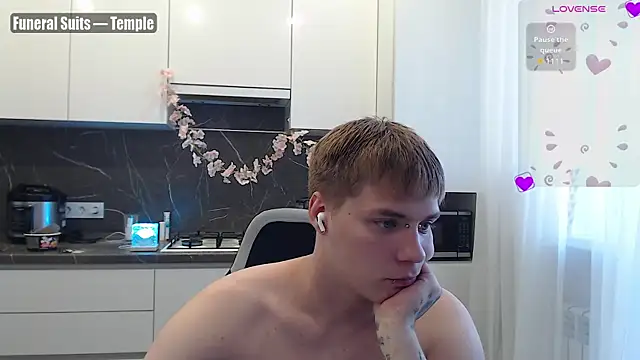 Snapshot of yourlildemon chatting on June 17, 2026, 3:44 pm yourlildemon online show from June 17, 2026, 3:44 pm