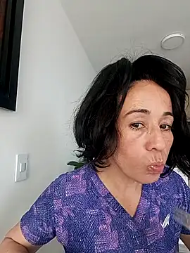 Coeur de luxure online show from November 5, 2025, 7:06 pm