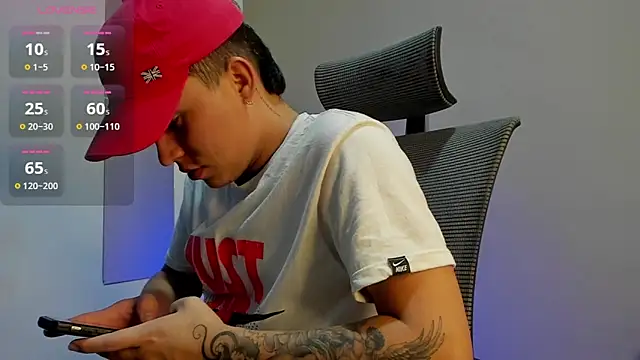 mattiwsmorris  online show from November 25, 2025, 12:44 am