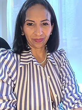 Snapshot of Mrsvictoriaaa chatting on June 4, 2026, 8:35 pm Mrsvictoriaaa online show from June 4, 2026, 8:35 pm