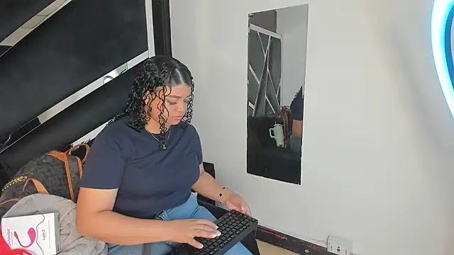 Rubyxht online show from September 27, 2025, 12:33 pm