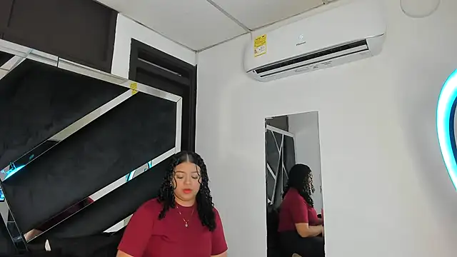 Snapshot of Rubyxht chatting on December 19, 2025, 12:40 pm Rubyxht online show from December 19, 2025, 12:40 pm