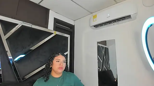 Snapshot of Rubyxht chatting on January 10, 2026, 12:44 pm Rubyxht online show from January 10, 2026, 12:44 pm