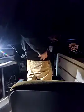 Snapshot of QueenM3 chatting on February 28, 2025, 5:26 am QueenM3 online show from February 28, 2025, 5:26 am