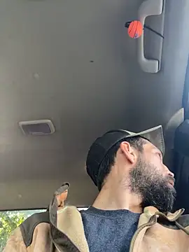 Snapshot of QueenM3 chatting on September 20, 2025, 2:33 pm QueenM3 online show from September 20, 2025, 2:33 pm