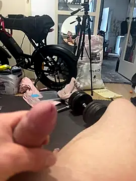 pesyelisa online show from October 26, 2025, 7:09 am