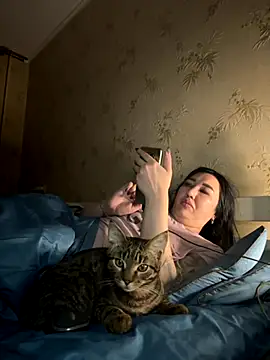 Naughtbaby 2025 online show from November 17, 2025, 12:25 am