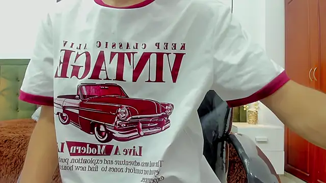 Johann sex online show from December 15, 2025, 4:46 pm