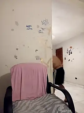 LeonRoots online show from February 18, 2026, 7:39 am