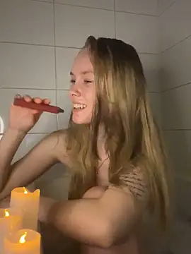 cosplayercutie0w0 online show from March 22, 2025, 10:37 pm