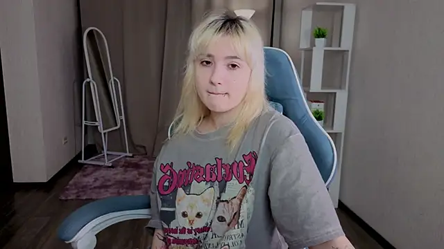 Snapshot of Nasy chatting on December 1, 2025, 4:30 pm Nasy online show from December 1, 2025, 4:30 pm