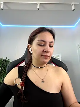 AshleySkott  online show from October 10, 2025, 8:15 am