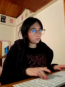 Arielle lov online show from October 23, 2025, 4:11 am