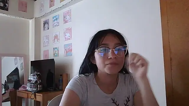 Arielle lov online show from November 13, 2025, 9:08 pm