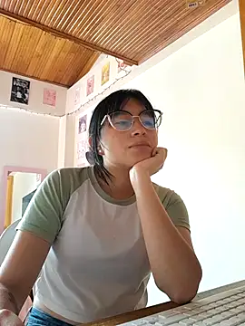 Arielle lov online show from October 22, 2025, 4:06 pm