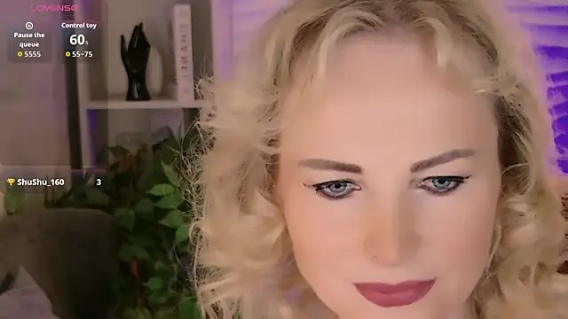 Snapshot of Sandra_Kind chatting on July 16, 2026, 5:37 am Sandra Kind online show from July 16, 2026, 5:37 am