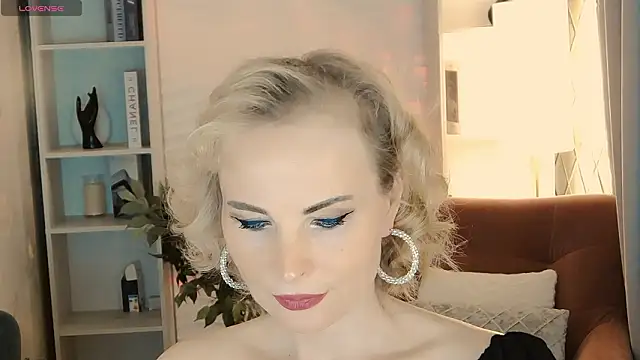 Snapshot of Sandra_Kind chatting on March 3, 2026, 5:36 am Sandra Kind online show from March 3, 2026, 5:36 am