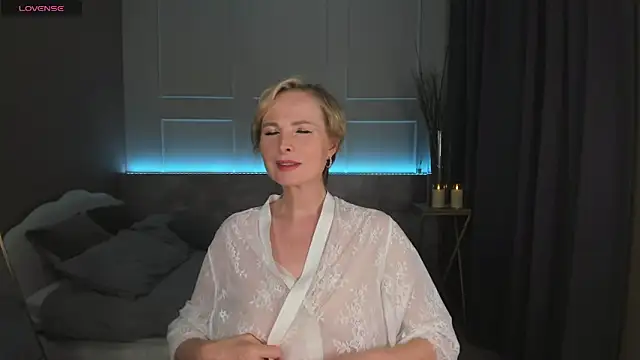 Snapshot of Sandra_Kind chatting on February 22, 2025, 12:18 pm Sandra Kind online show from February 22, 2025, 12:18 pm