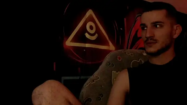 Snapshot of yoyoboy988 chatting on December 4, 2025, 11:26 pm yoyoboy988 online show from December 4, 2025, 11:26 pm