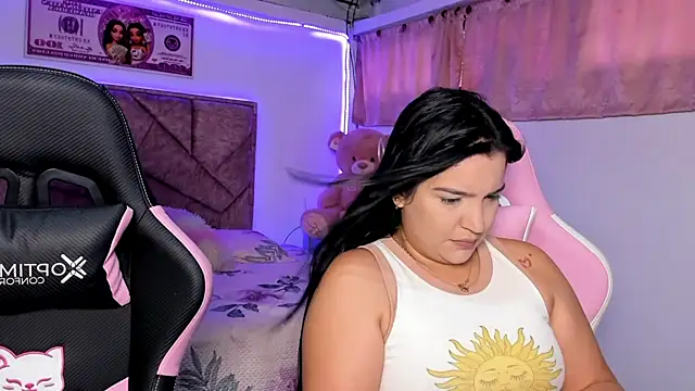 Snapshot of Cristal_Smith20 chatting on June 30, 2026, 8:42 pm Cristal Smith20 online show from June 30, 2026, 8:42 pm