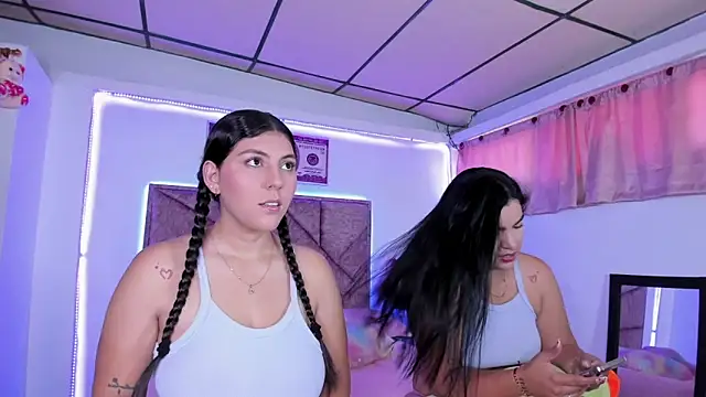 Cristal Smith20 online show from September 12, 2025, 7:35 pm