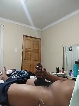 Snapshot of TwistedR chatting on December 15, 2025, 9:09 pm TwistedR online show from December 15, 2025, 9:09 pm