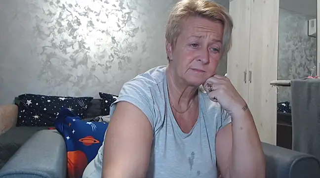 RosesandLillies online show from February 26, 2025, 5:53 pm