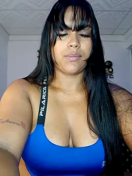 Snapshot of victoria_roussee chatting on November 7, 2025, 10:09 am victoria roussee online show from November 7, 2025, 10:09 am