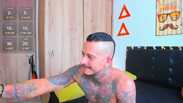 fitnolan online show from November 7, 2025, 3:49 pm