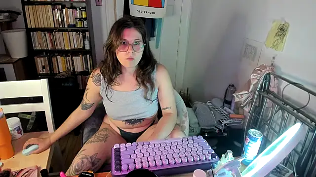 Snapshot of Rosiee69_ chatting on November 3, 2025, 9:18 pm Rosiee69 online show from November 3, 2025, 9:18 pm