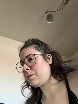 Snapshot of Rosiee69_ chatting on March 18, 2025, 4:39 pm Rosiee69 online show from March 18, 2025, 4:39 pm