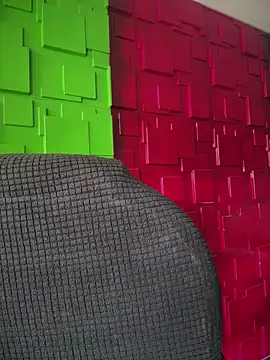 Snapshot of Emily-teen chatting on January 18, 2026, 8:23 pm Emily-teen online show from January 18, 2026, 8:23 pm