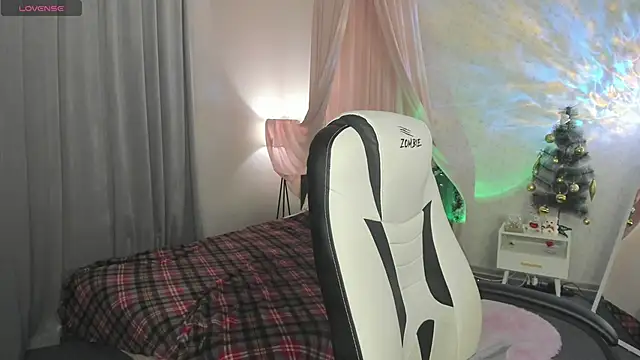 boozekirs  online show from December 2, 2025, 2:34 am