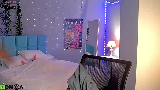 boozekirs  online show from April 1, 2026, 2:57 am