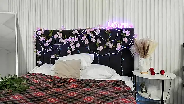 boozekirs  online show from November 12, 2025, 3:10 am