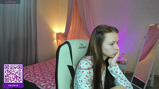 boozekirs  online show from September 15, 2025, 2:23 am