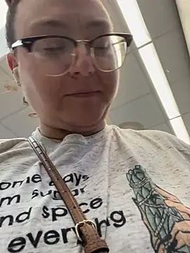 HTXBELLE online show from February 25, 2026, 11:04 pm