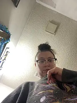 HTXBELLE online show from February 14, 2026, 4:18 pm