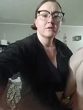 HTXBELLE online show from November 29, 2025, 10:26 am