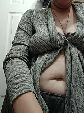 HTXBELLE online show from November 2, 2025, 6:46 pm