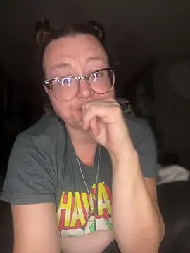 HTXBELLE online show from April 12, 2026, 12:58 am