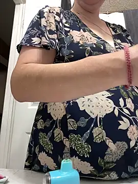 HTXBELLE online show from February 21, 2026, 9:50 pm