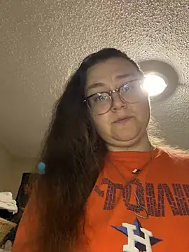 HTXBELLE online show from March 18, 2025, 4:18 am