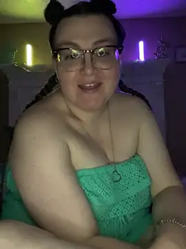 HTXBELLE online show from March 3, 2025, 8:30 am