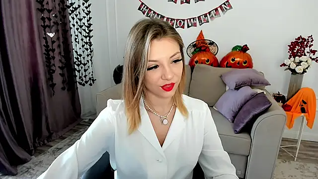 AmandaGracy 1 online show from October 21, 2025, 12:15 pm