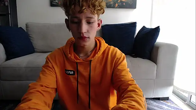 iiangel  online show from January 6, 2026, 5:28 pm