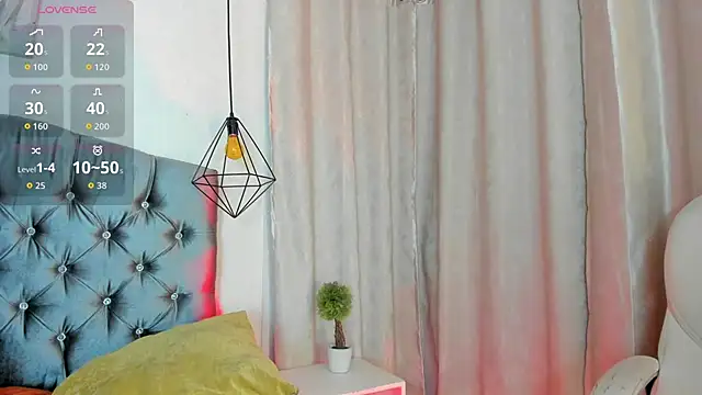 iiangel  online show from October 19, 2025, 5:43 am