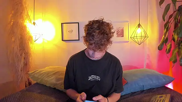 iiangel  online show from October 10, 2025, 3:40 am